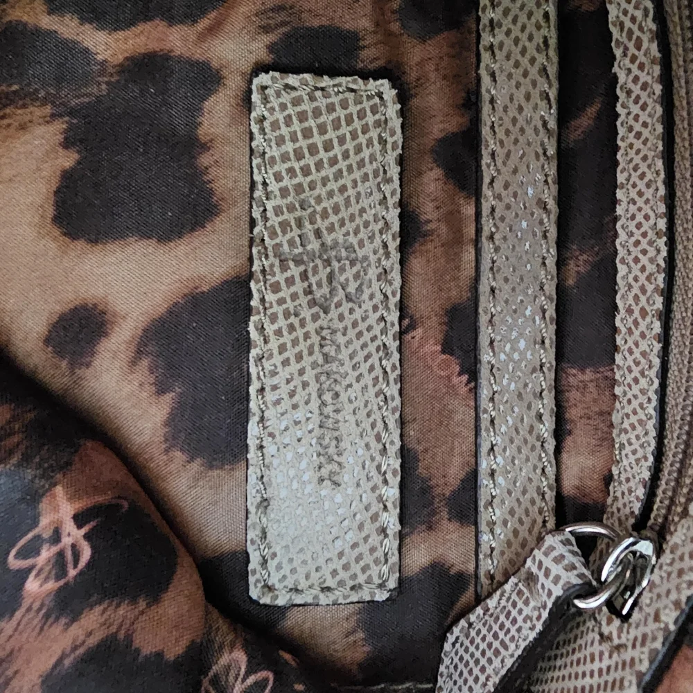 B. Makowsky Shimmer Tan Leather Purse with Dust Bag